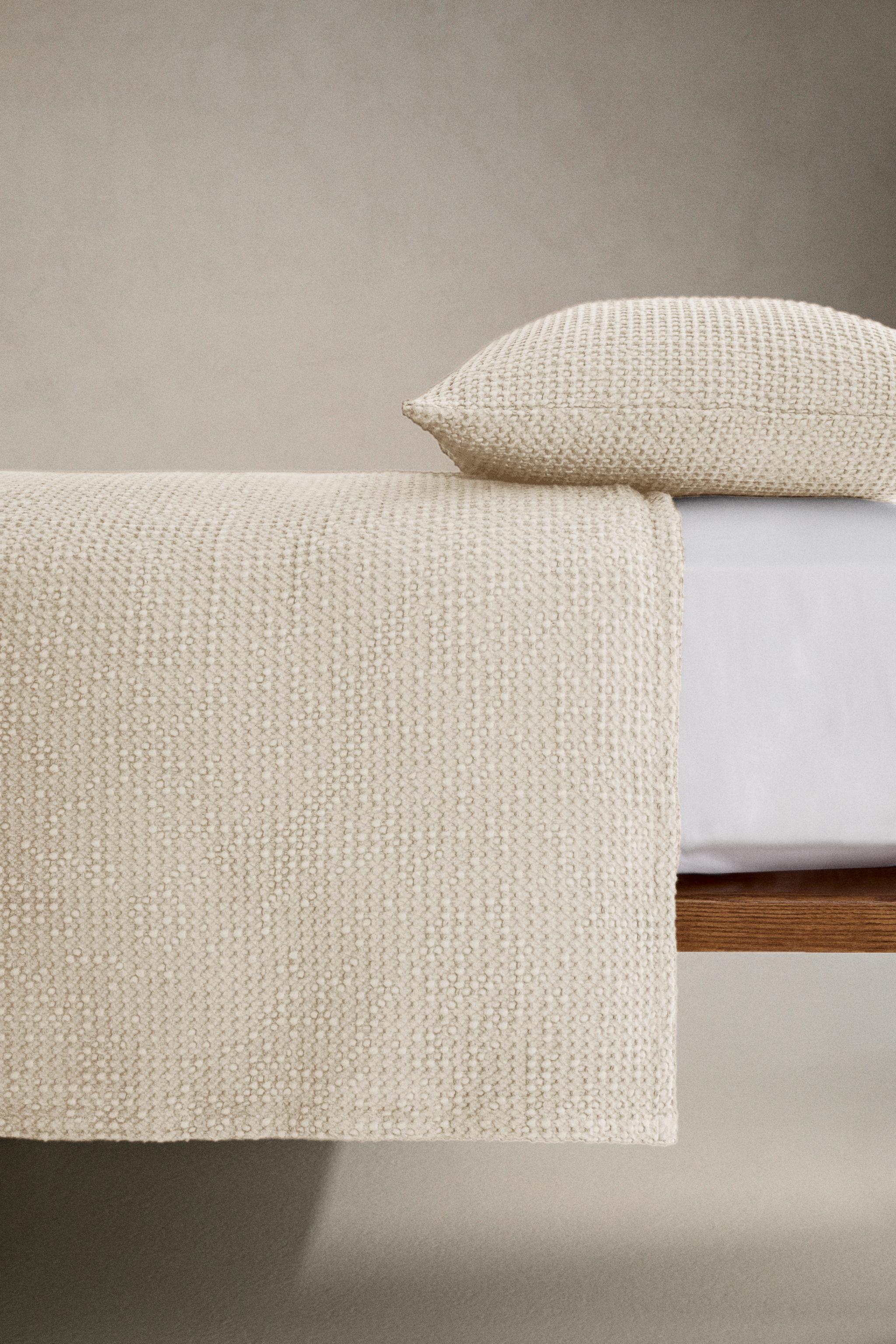 MINI WAFFLE BEDSPREAD